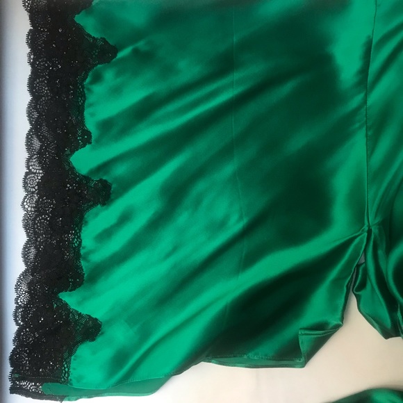 Victorias Secret Holiday Emerald Green Silk Robe and Satin & Lace Slip - S - NWT - Picture 8 of 12